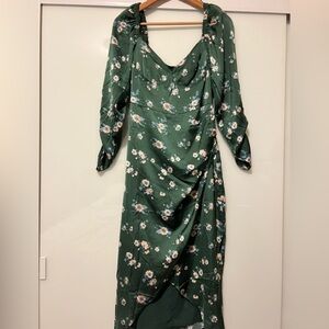 ASTR the Label
Floral Print Long Sleeve Dress size M; green flower print